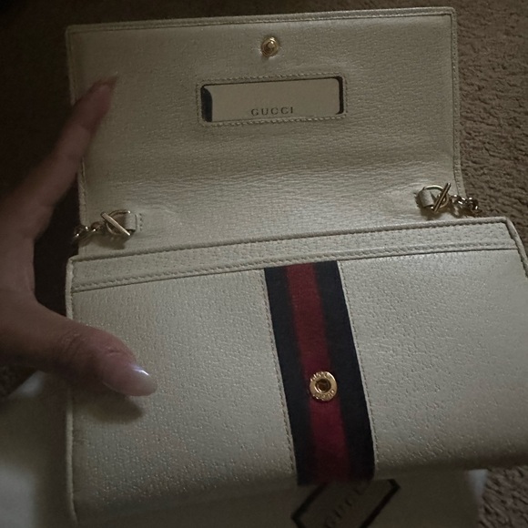 Gucci crossbody. Used a few times. - Picture 4 of 4